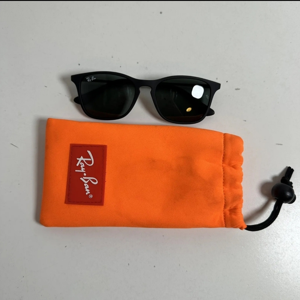 Authentic Ray Ban RJ9061S 7005/71 Black Plastic Rectangle Sunglasses Black Lens